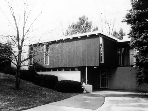 Image of house and driveway.