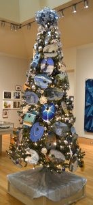 DSC_0789-137x300 Blue themed palette tree from 2016.
