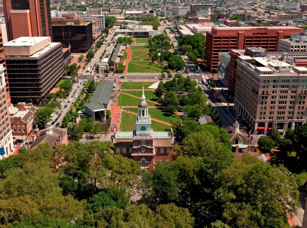 Independence Square looking north of Walnut Street between 5th and 6th Streets in 2013, showing the Independence Hall complex, the Liberty Bell Center and the Visitor Center along 6th Street edge, and the National Constitution Center at the top, closing t Independence Square looking north of Walnut Street between 5th and 6th Streets in 2013, showing the Independence Hall complex, the Liberty Bell Center and the Visitor Center along 6th Street edge, and the National Constitution Center at the top, closing t