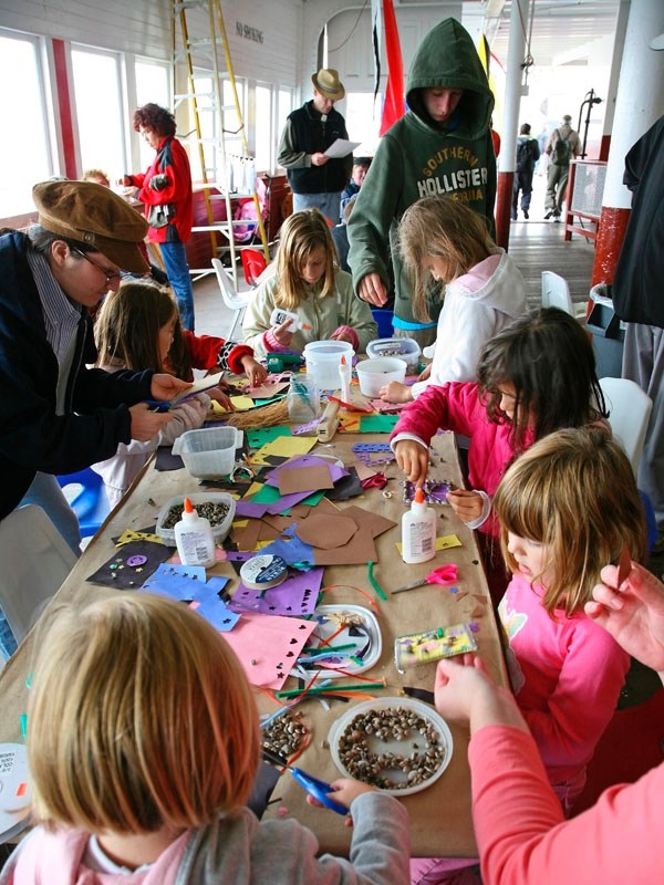 Maritime Museum Activites Kids make arts and crafts