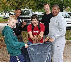 Volunteers participating in a clean-up during National Public Lands Day in Valley Forge National Historic Site