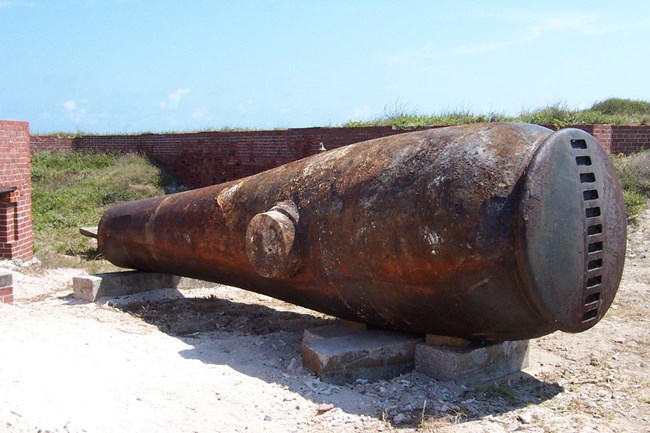 15-inch Rodman gun, before treatment (EVER 4579)