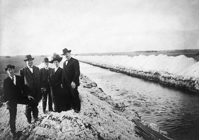 From left to right: Sherman Bryan Jennings, William Jennings Bryan, Richard Bolles, May Mann Jennings and former governor William Sherman Jennings.