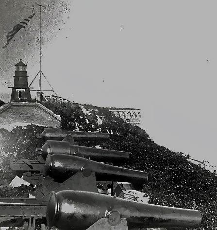 Guns mounted at Fort Jefferson, c. 1898 (DRTO 300573)