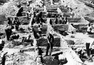 University of New Mexico excavation of San Gabriel del Yungue, 1962.