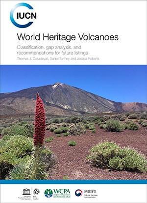 Cover of the World Heritage Volcanoes Report