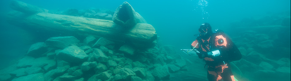 NPS diver documents historic cribbing