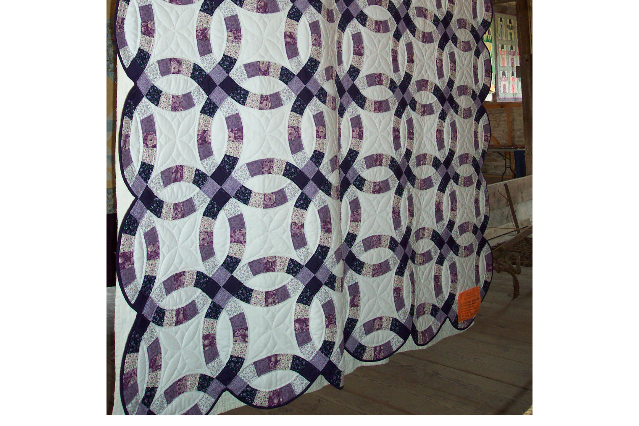Wedding ring quilt using two colors (purple and white) of the Women's Suffrage Movement Wedding ring quilt using two colors (purple and white) of the Women's Suffrage Movement