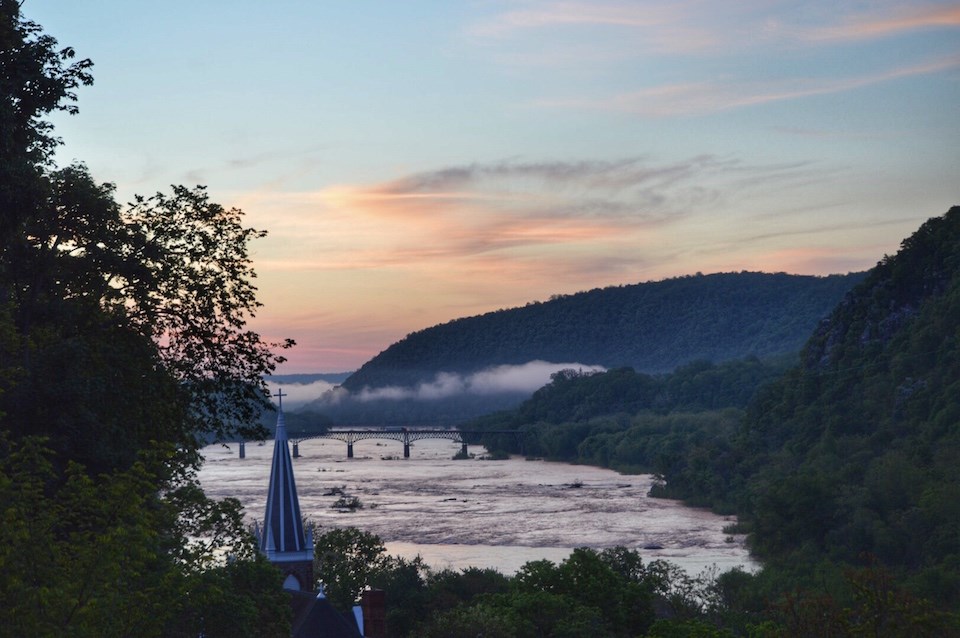 Sunrise View at Jefferson Rock