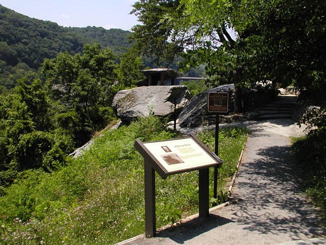 Jefferson Rock and wayside exhibit.