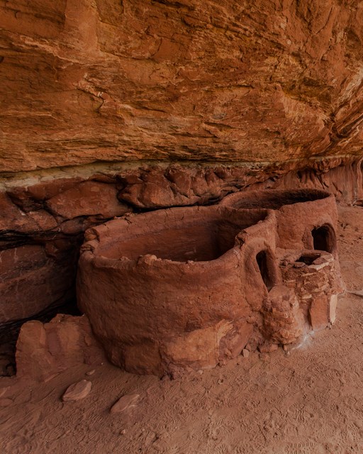 Horse Collar Ruin up close circular structures with horse-collar shaped doorways