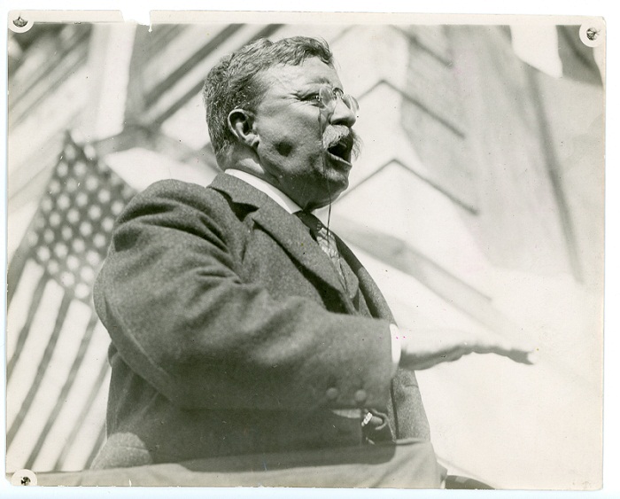 TR Giving A Speech TR Giving A Speech