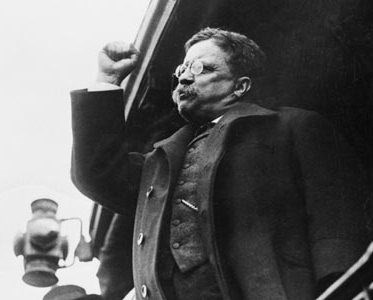 TR giving speech during 1912 campaign. TR giving speech during 1912 campaign.