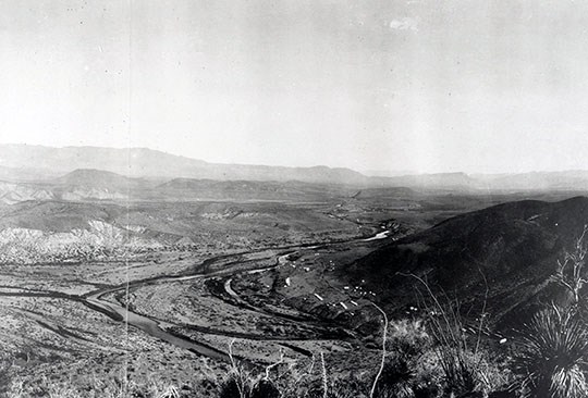 Black and white image of the Salt River drainage in 1904.