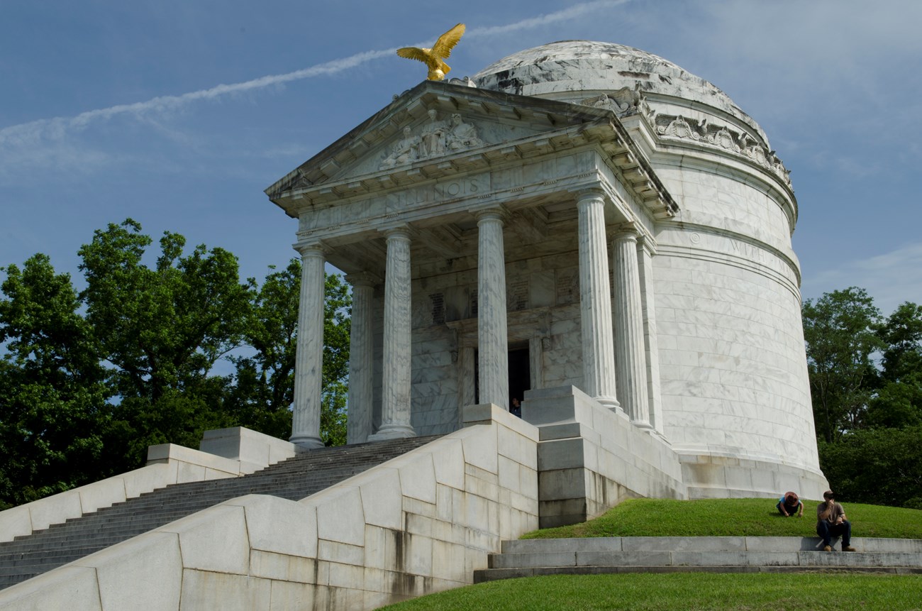 Illinois Memorial