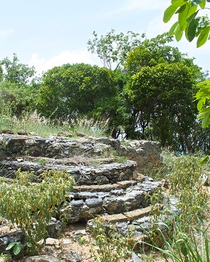 Yawzi Trail Ruins