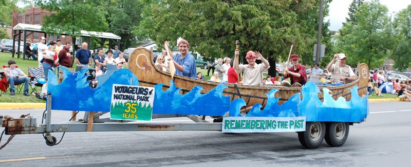 Voyageurs float in local parade Voyageurs float in local parade