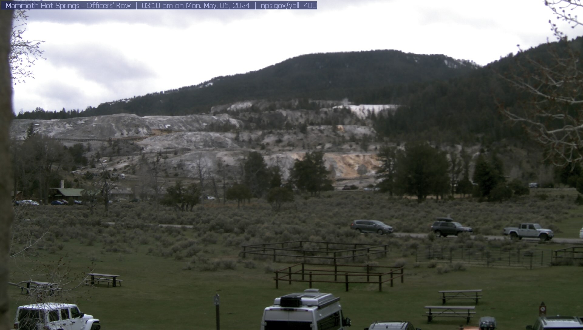 Mammoth Webcam -- Yellowstone National Park webcams
