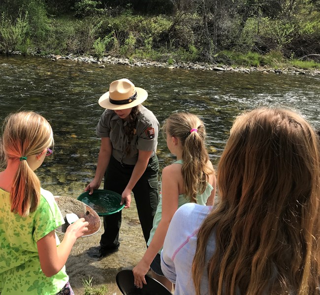 Gold Panning - Whiskeytown National Recreation Area (U.S. National Park  Service)