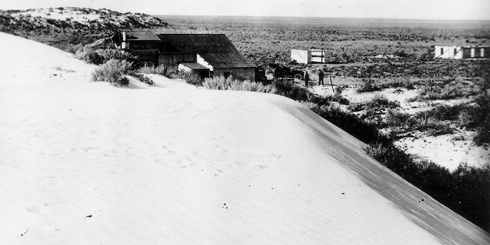 Fetx and Milner mill on dunes