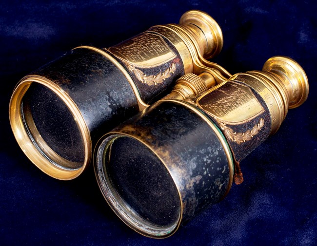 GENERAL THOMAS SWEENY PRESENTATION BINOCULARS GENERAL THOMAS SWEENY PRESENTATION BINOCULARS