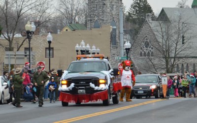 NPS truck and rangers in the parade.
