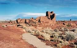 The trail to Wukoki Pueblo The trail to Wukoki Pueblo