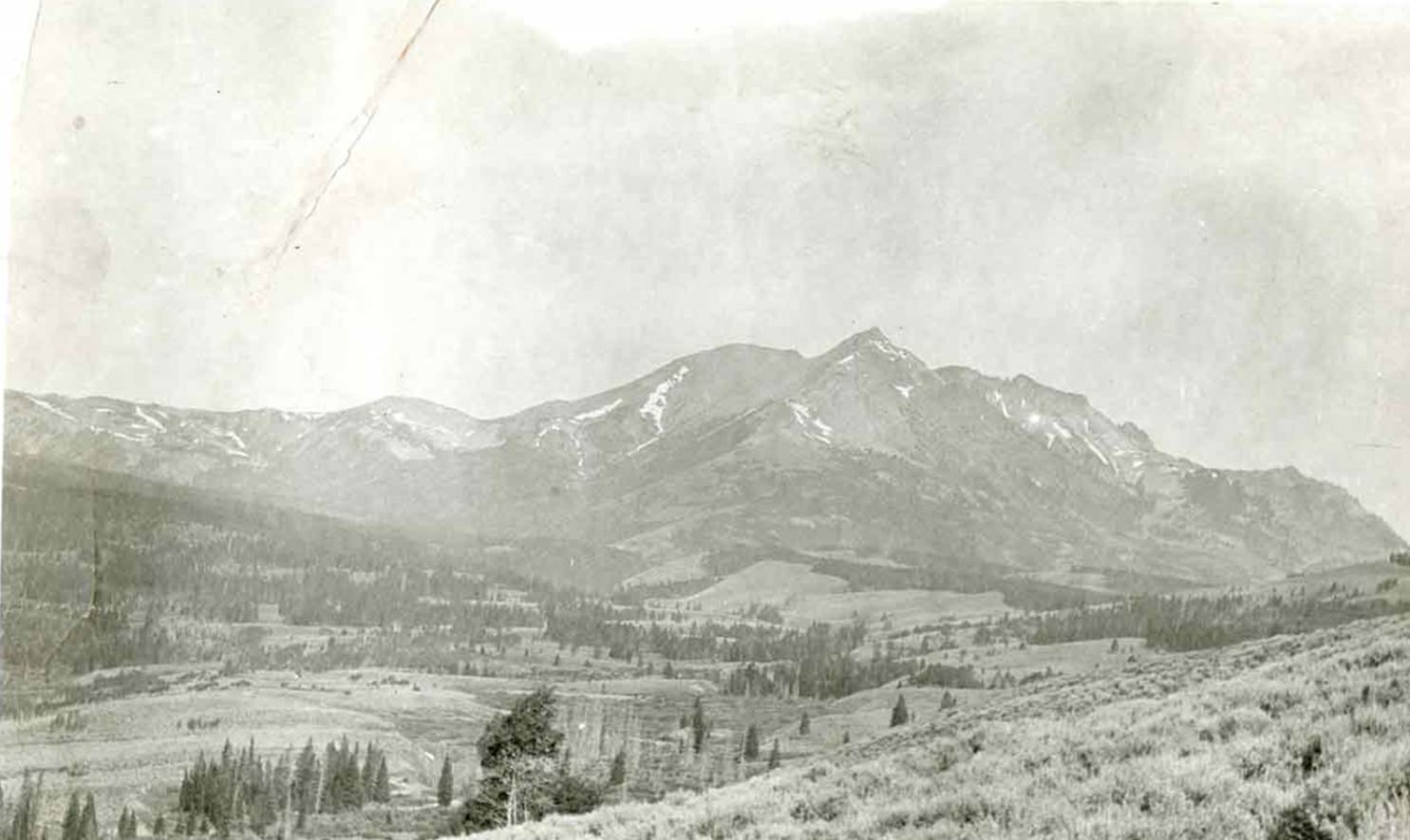 Electric Peak with Gardner River in foreground (YELL 1592)