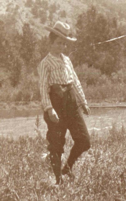 Dr. Cora Smith Eaton in Yellowstone National Park, 1902. Photo: Barnes Photo Albums, Yellowstone National Park Archives