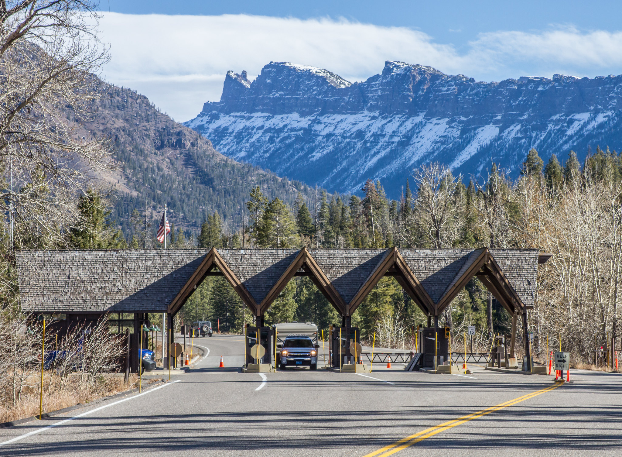 Cars at the entrance station