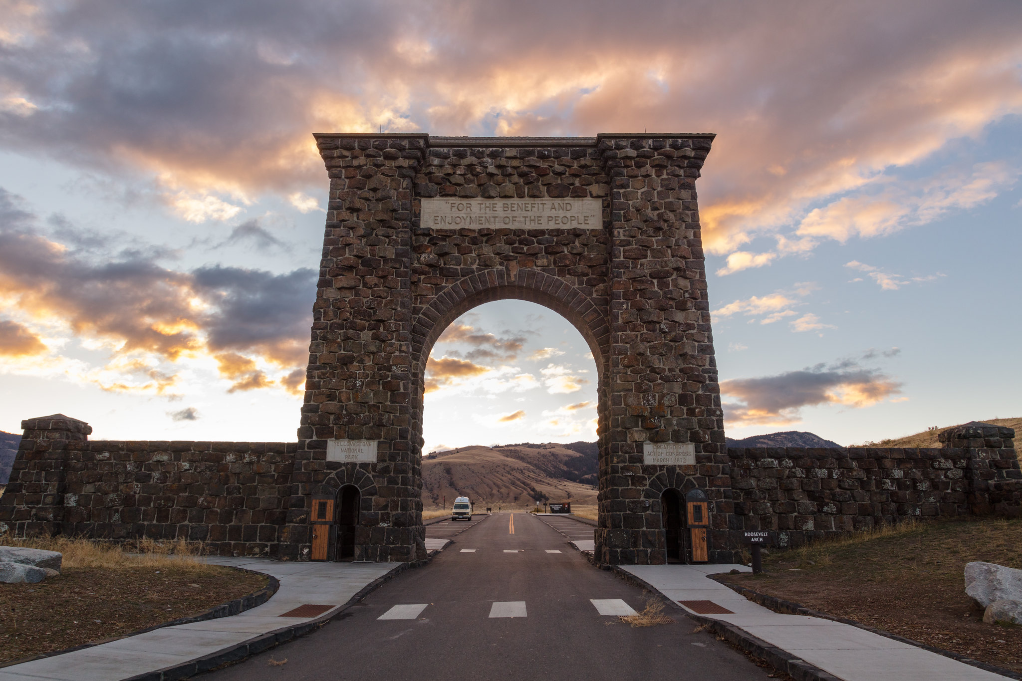 Roosevelt Arch fall sunrise