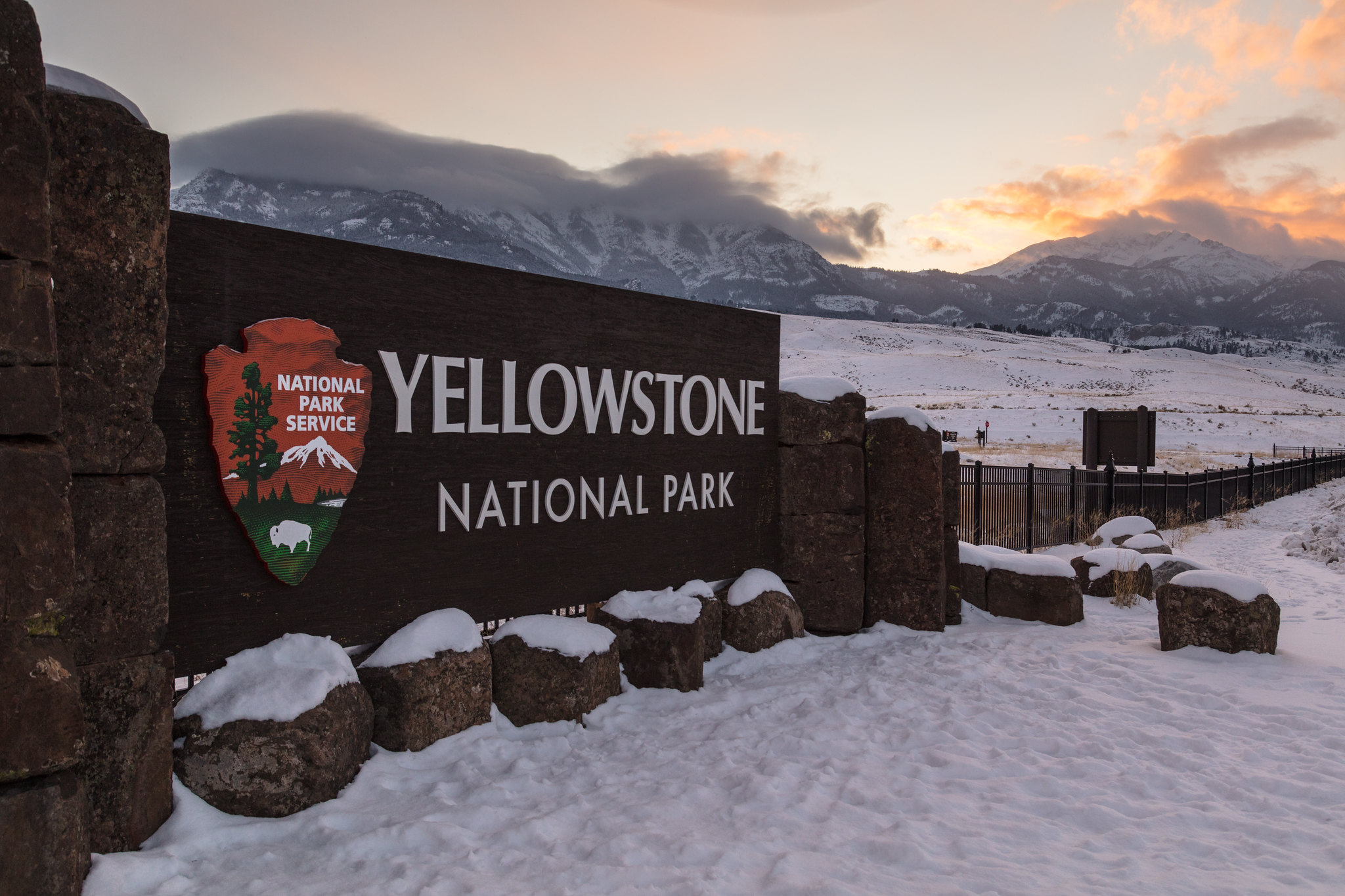 sign at entrance to Yellowstone