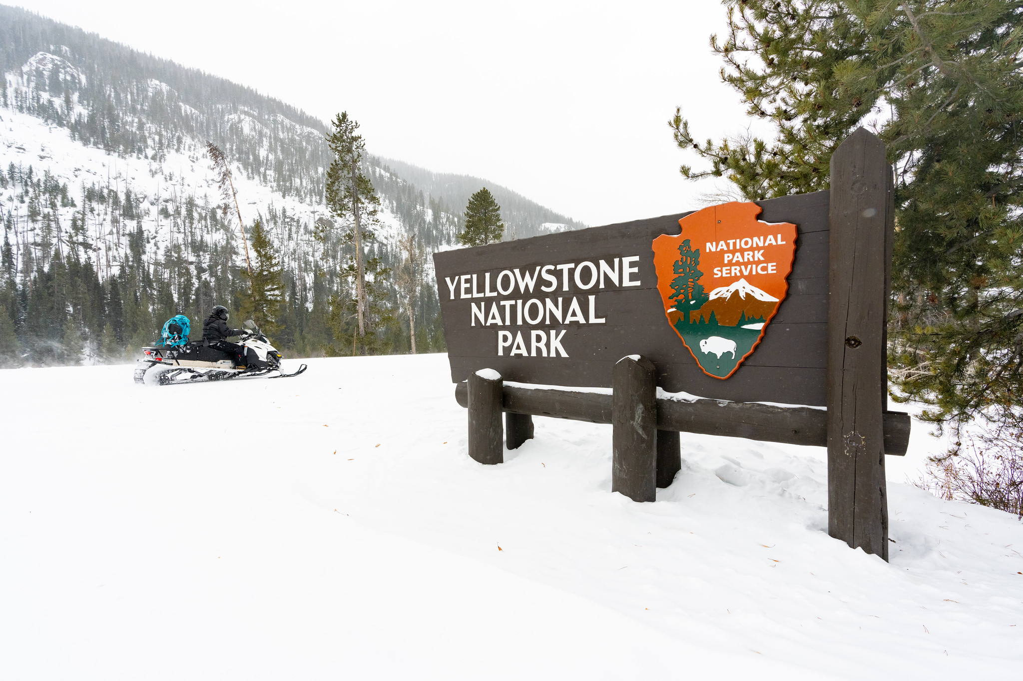 sign at entrance to Yellowstone
