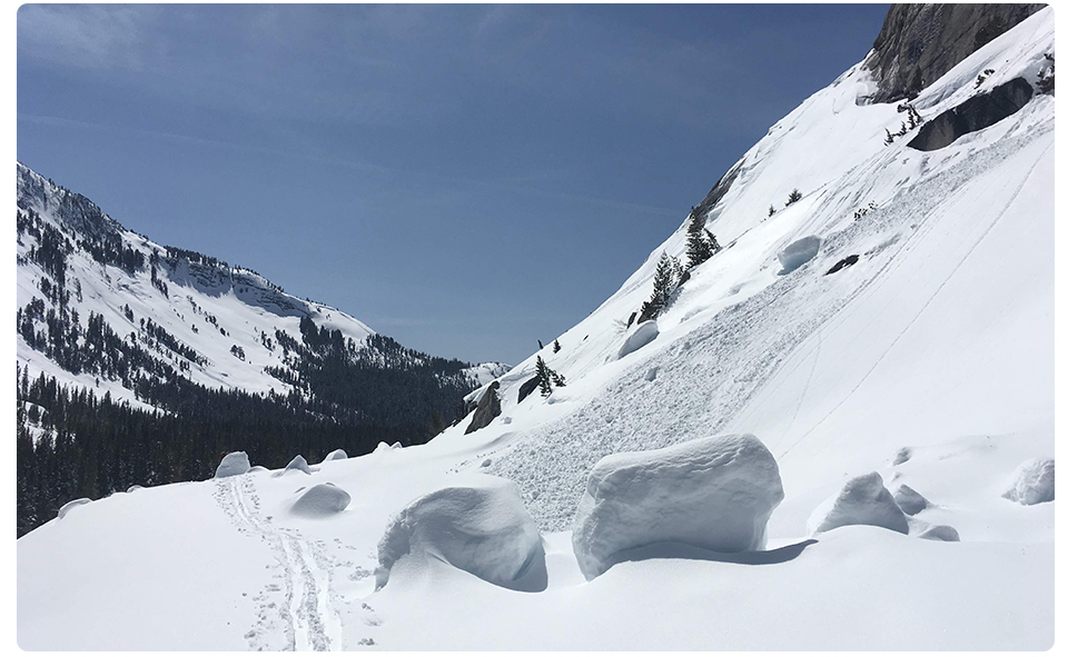 Avalanche activity along Tioga Road east of Tenaya Lake on March 26, 2019. Avalanche activity along Tioga Road east of Tenaya Lake on March 26, 2019.