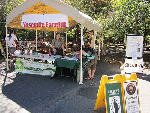 Yosemite Facelift booth and sign-in table in 2015.