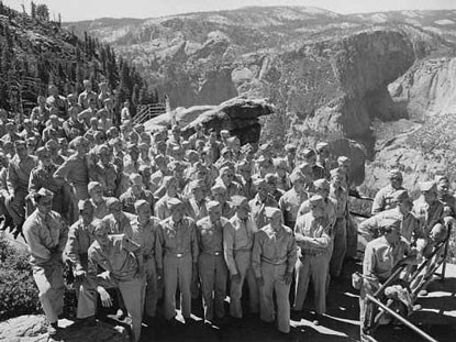 U.S. Army soldiers pose as a group at a Yosemite overlook