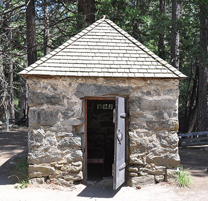 Stone powder house, present day