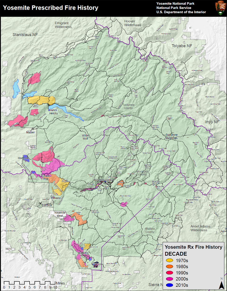 Тематическая карта, показывающая историю предписанных пожаров в Йосемити с разбивкой по десятилетиям