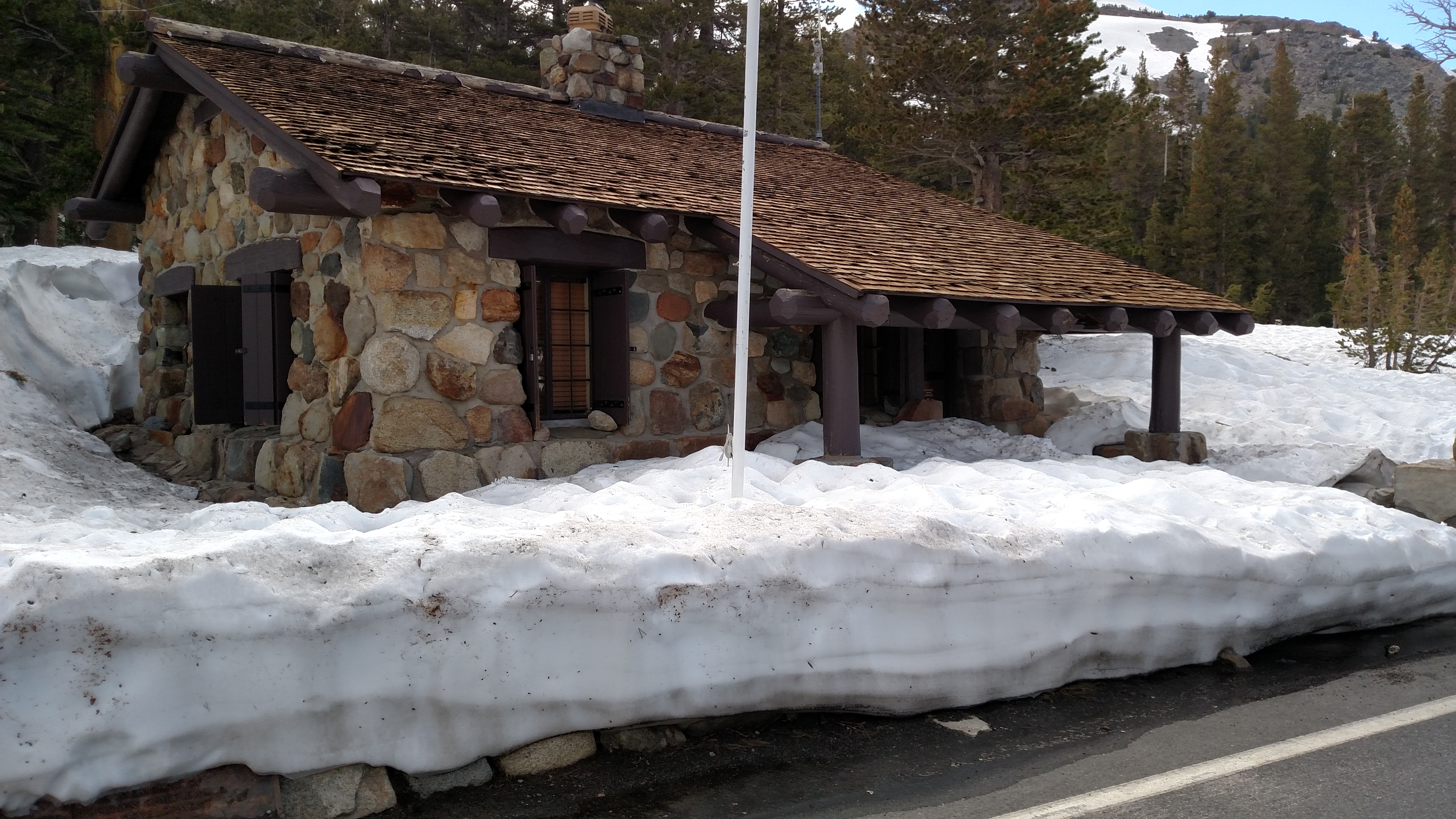 Tioga Pass Road In Yosemite National Park Ca Remains Closed Due To