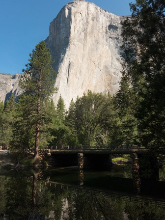 El Capitan rises above the El Capitan bridge