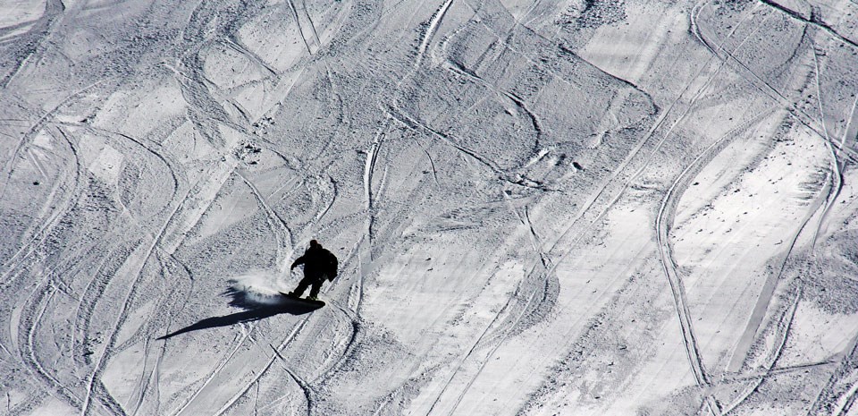 Snowboarder at Yosemite Ski & Snowboard Area