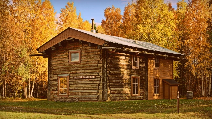 Slaven's Roadhouse in fall colors