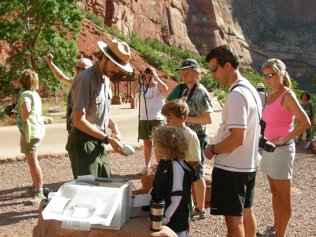 Ranger speaking to family near Big Bend