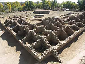 Great Kiva and West Ruin