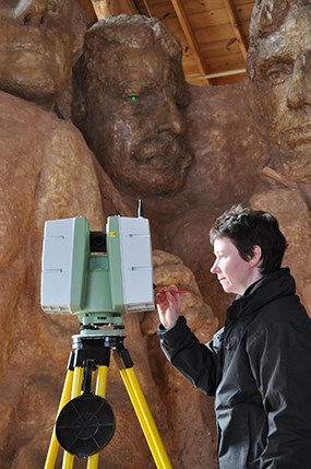 Maureen Young with Historic Scotland scans Borglum's historic model in the Sculptor's Studio. Maureen Young with Historic Scotland scans Borglum's historic model in the Sculptor's Studio.